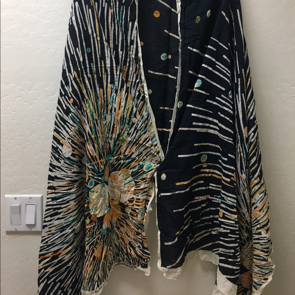 Gorgeous Graphic Print Cotton Scarf large